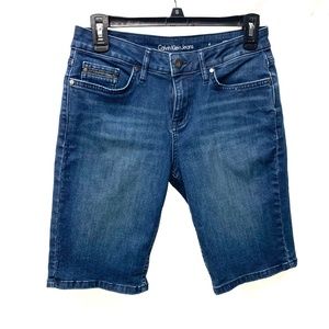 Calvin Klein Jeans City Short Size 4